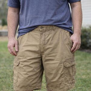 UnionBay Men’s Cargo Shorts Tan Size 42 Cotton Stretch Utility Pockets